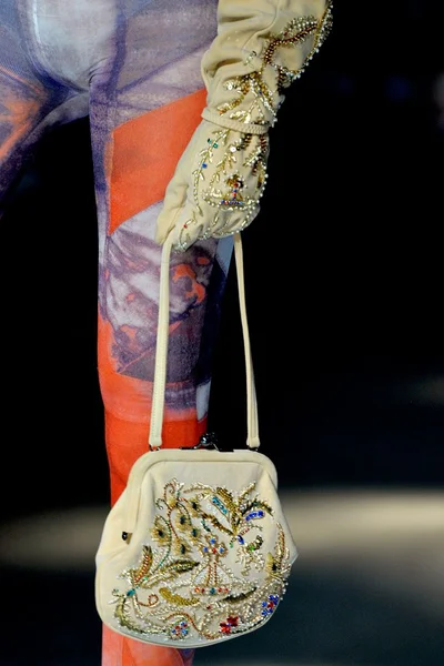 Look 75